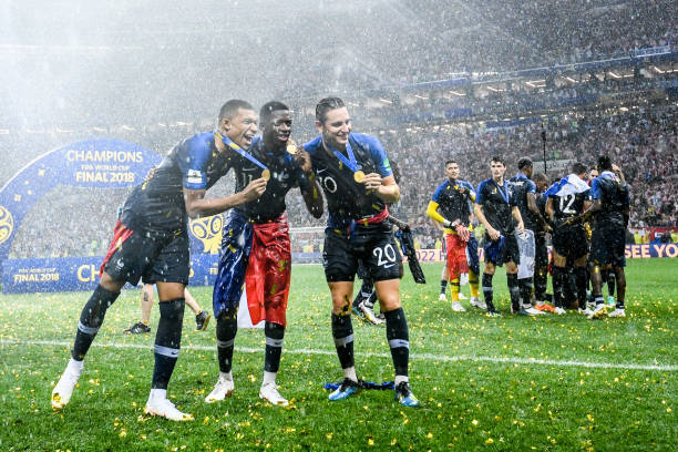 万美元续约 万美元续约